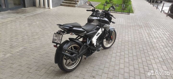 Bajaj pulsar 200 ns