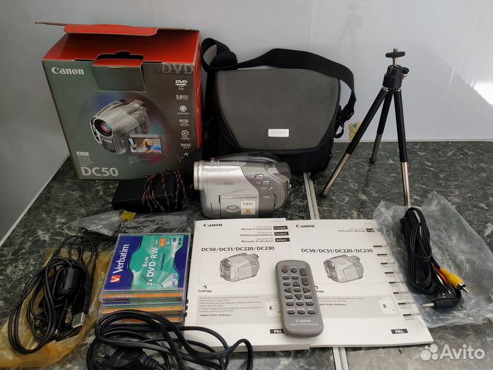 Видеокамера Canon DC50