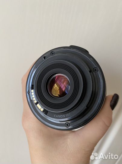 Зеркальный фотоаппарат Canon 200d