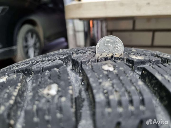 Pirelli Ice Zero 215/60 R16 99T