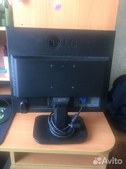 Монитор LG flatron1718S