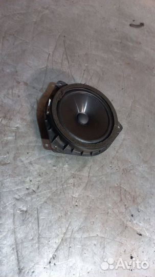 Динамик Toyota Avensis Verso 2001 8616044120