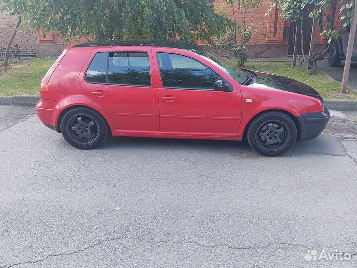 Volkswagen Golf 2.0 МТ, 2001, 300 000 км