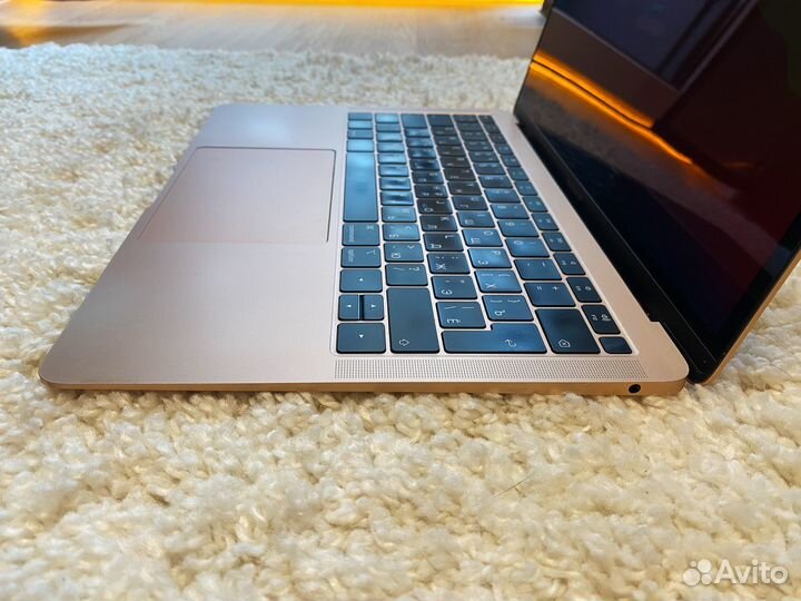 MacBook Air 2019 retina 16/256