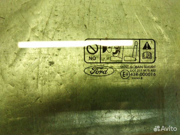 Стекло двери переднее левое Ford Focus 2 хетчбэк