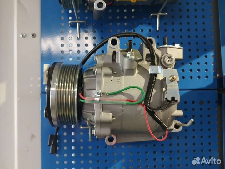 Компрессор кондиционера Honda CR-V III 2 L