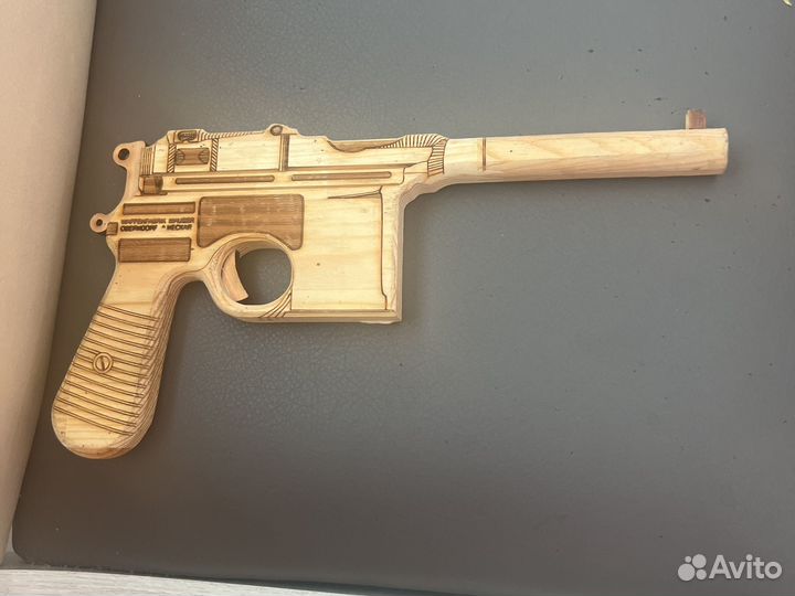 Деревянный пистолет