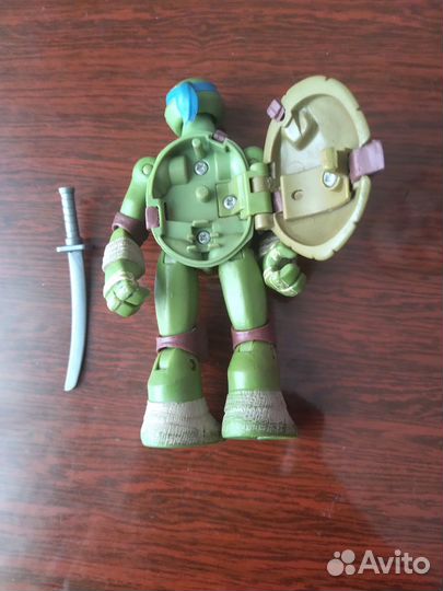 Значки и фигурки