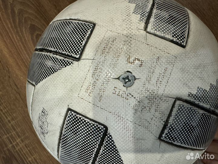 Футбольный мяч adidas telstar