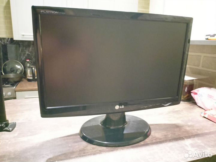 Монитор LG 16:9