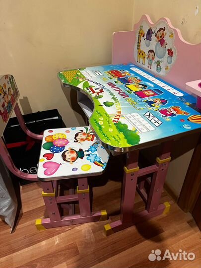 Детский стол со стулом