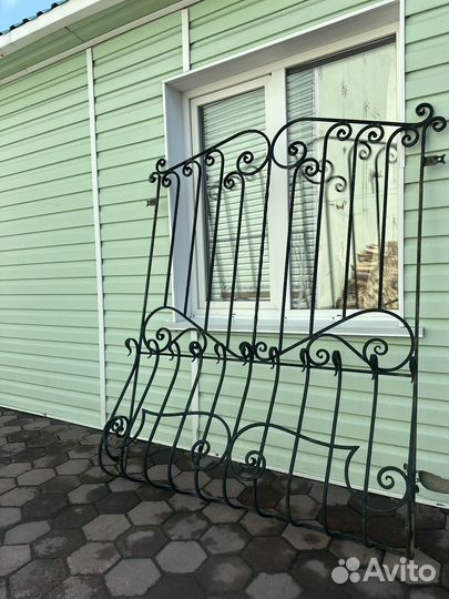 Решетки на окна кованые б/у
