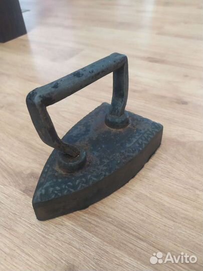 Утюг чугунный старинный