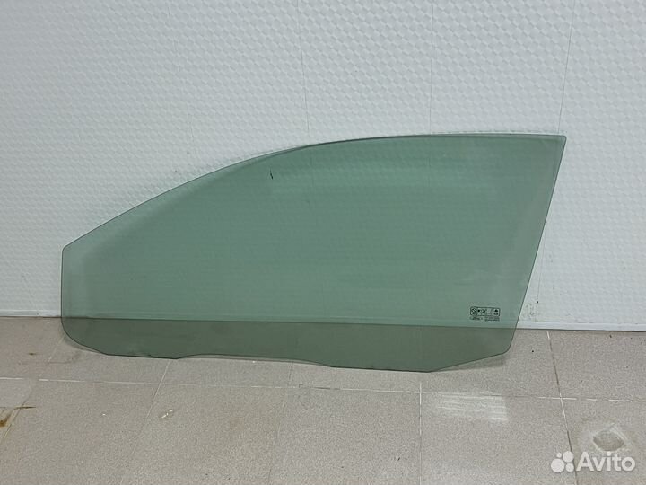 Стекло передней двери Ford Focus II 3-х дверный