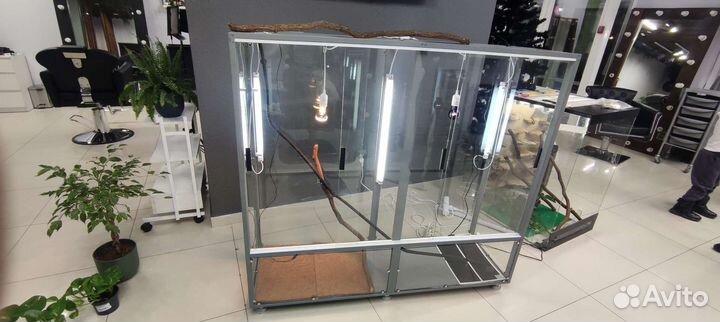 Террариум(паучатник), стойка, стеллаж на заказ