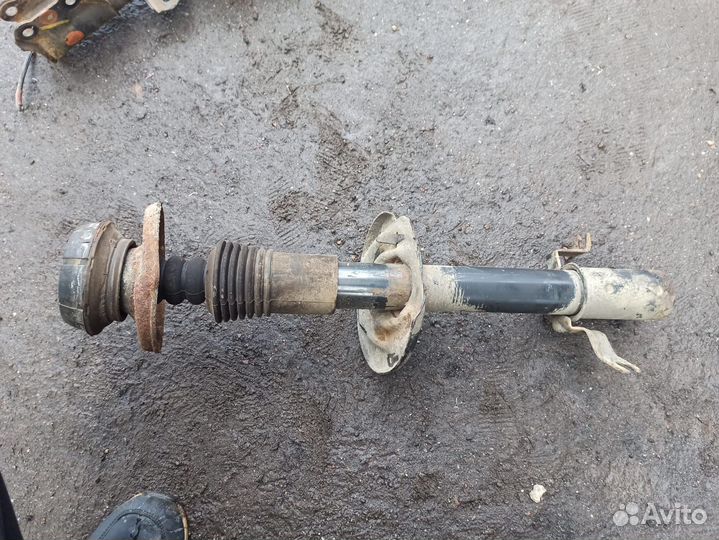 Амортизатор передний Renault Logan 2