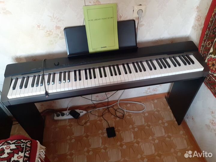 Цифровое пианино Casio Privia PX-130 c подставкой