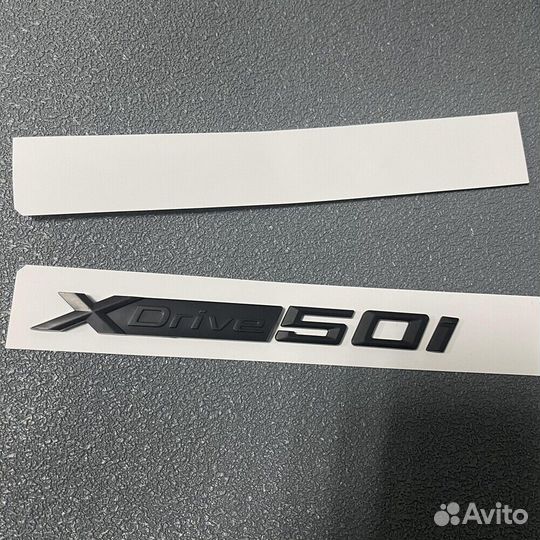Эмблема на багажник X drive 5.0i Черный глянец