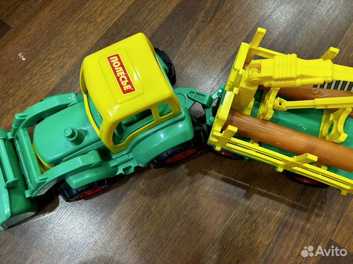 Трактор с прицепом полесье