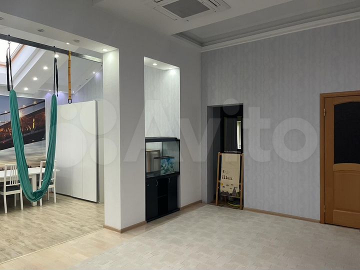 4-к. квартира, 177,5 м², 7/7 эт.