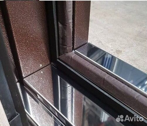 Дверь уличная металлическая