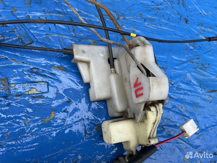 Замок двери передний Мazda MPV 3.0 AJ2002