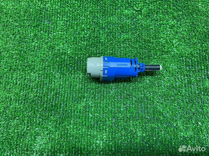 Датчик педали сцепления Renault Duster 2013