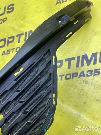 Решетка бампера передняя Kia Rio 3