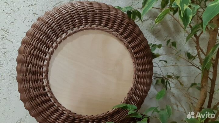 Корзина плетеная из бумажной лозы