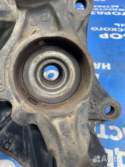 Передний правый поворотный кулак Kia Rio 4 седан