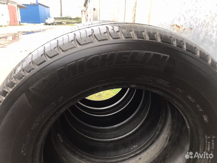 Michelin Latitude Tour HP 215/70 R16