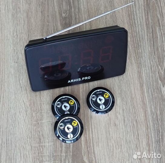 Табло вызова официанта-калянщика и кнопка вызова