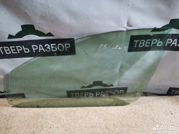 Стекло Volkswagen Golf 5 1.6 2005-2011