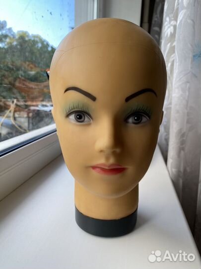 Манекен-голова для шапок