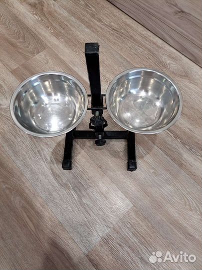 Регулируемая кормушка для кошек и собак