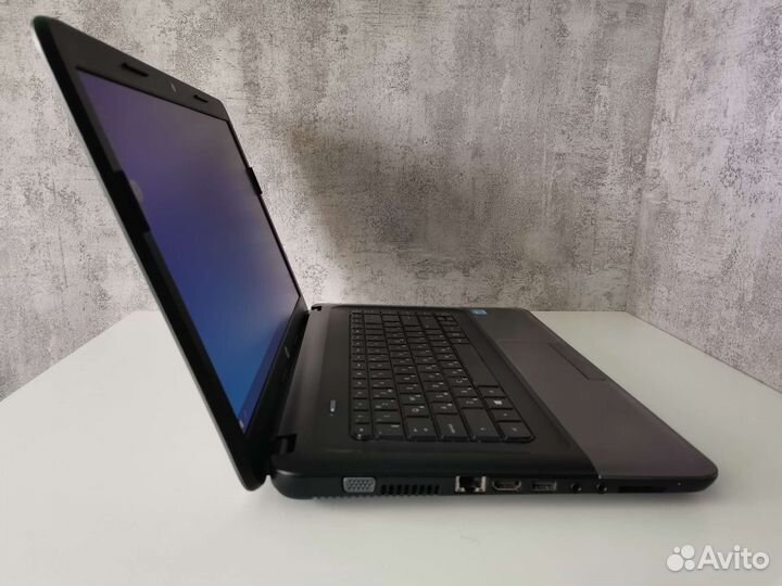 Быстрый Hp core i3/8гб/ssd/держит заряд