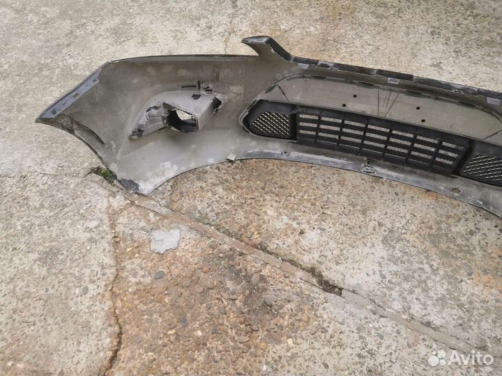 Бампер с решеткой передний б/у после ремонта