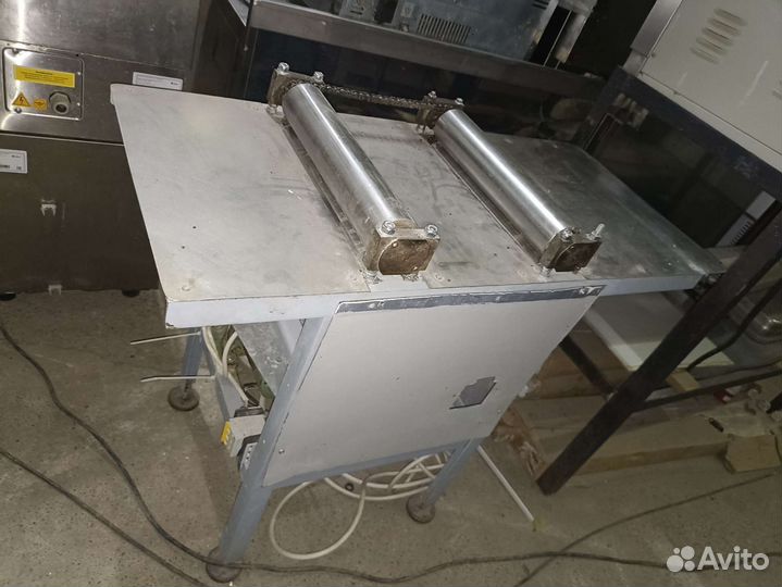 Тестораскаточный стол