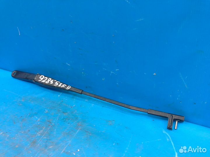 Поводок стеклоочистителя передний левый Ford Focus