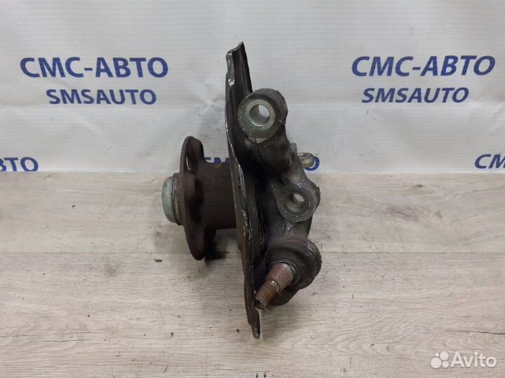 Кулак поворотный передний правый Mercedes-Benz