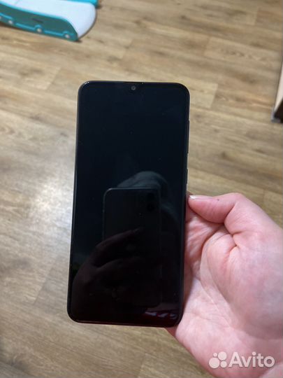 Samsung Galaxy A20, 3/32 ГБ