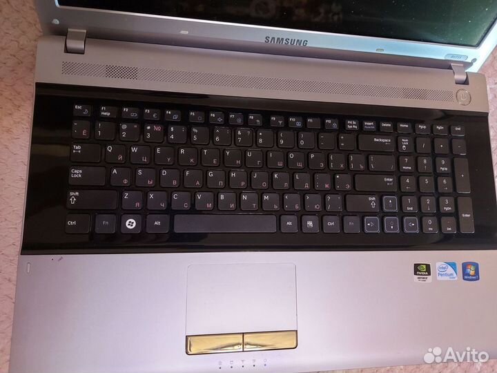 Ноутбук Samsung NP-RV711-S01RU 17.3
