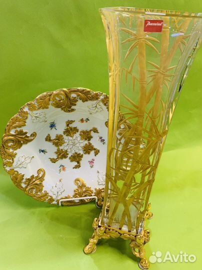 Блюдо с рельефом и позолотой