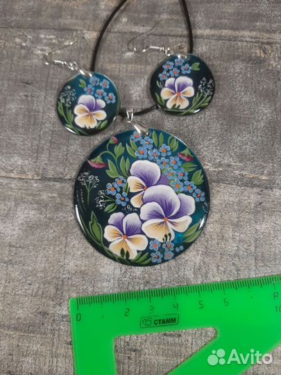 Медальон и серьги перламутр 