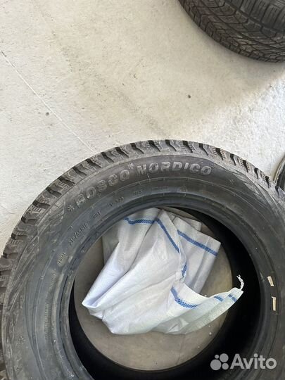 Viatti Bosco Nordico V-523 215/65 R16 28E