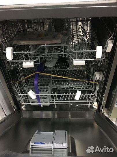 Встраиваемая посудомоечная машина на 12 персон