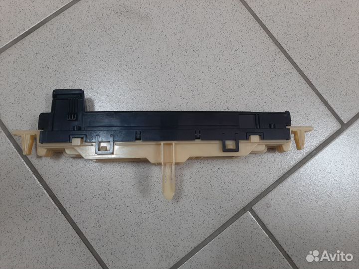 Индикатор с аварийной кнопкой Toyota RAV4 40 рест