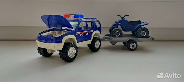 Машина Полиции в масштабе 1/36