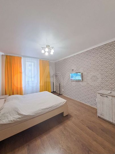 2-к. квартира, 65 м², 6/18 эт.