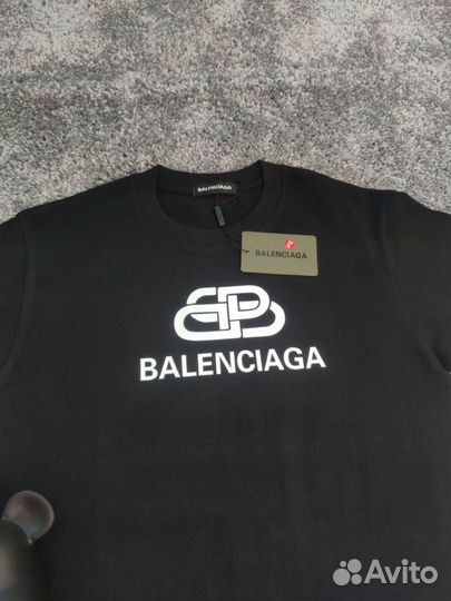 Футболка Balenciaga BB